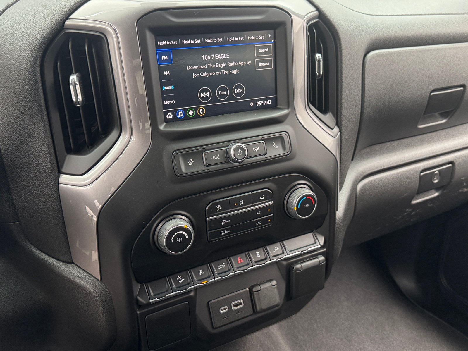 Thumbnail: 2022 Chevrolet Silverado 1500 - 4