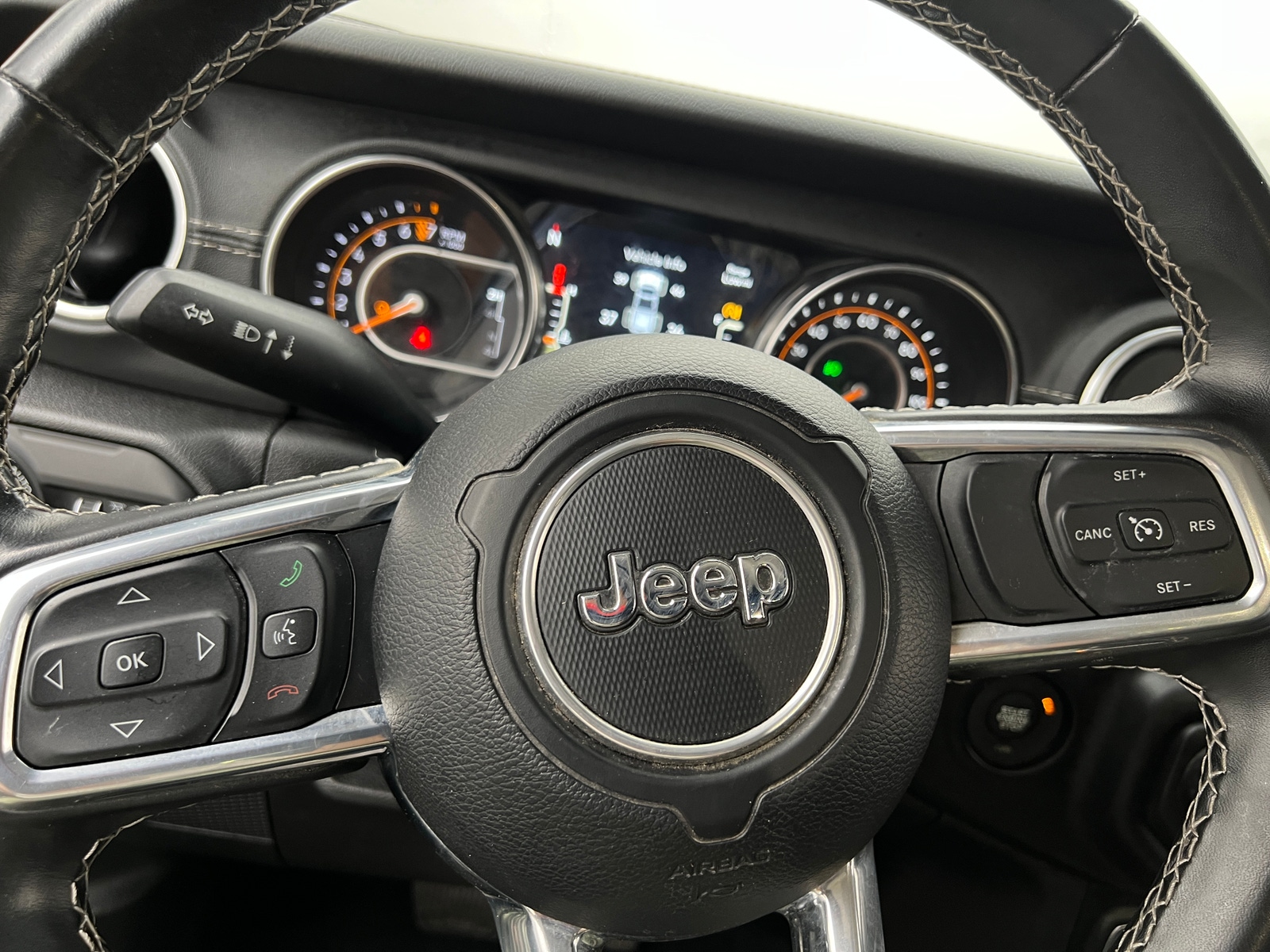 Thumbnail: 2021 Jeep Gladiator - 4