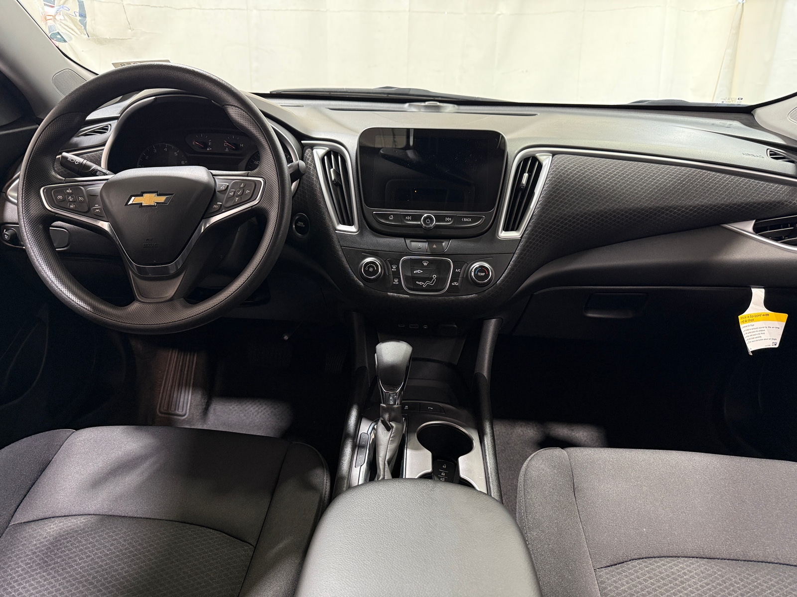 Thumbnail: 2023 Chevrolet Malibu - 3