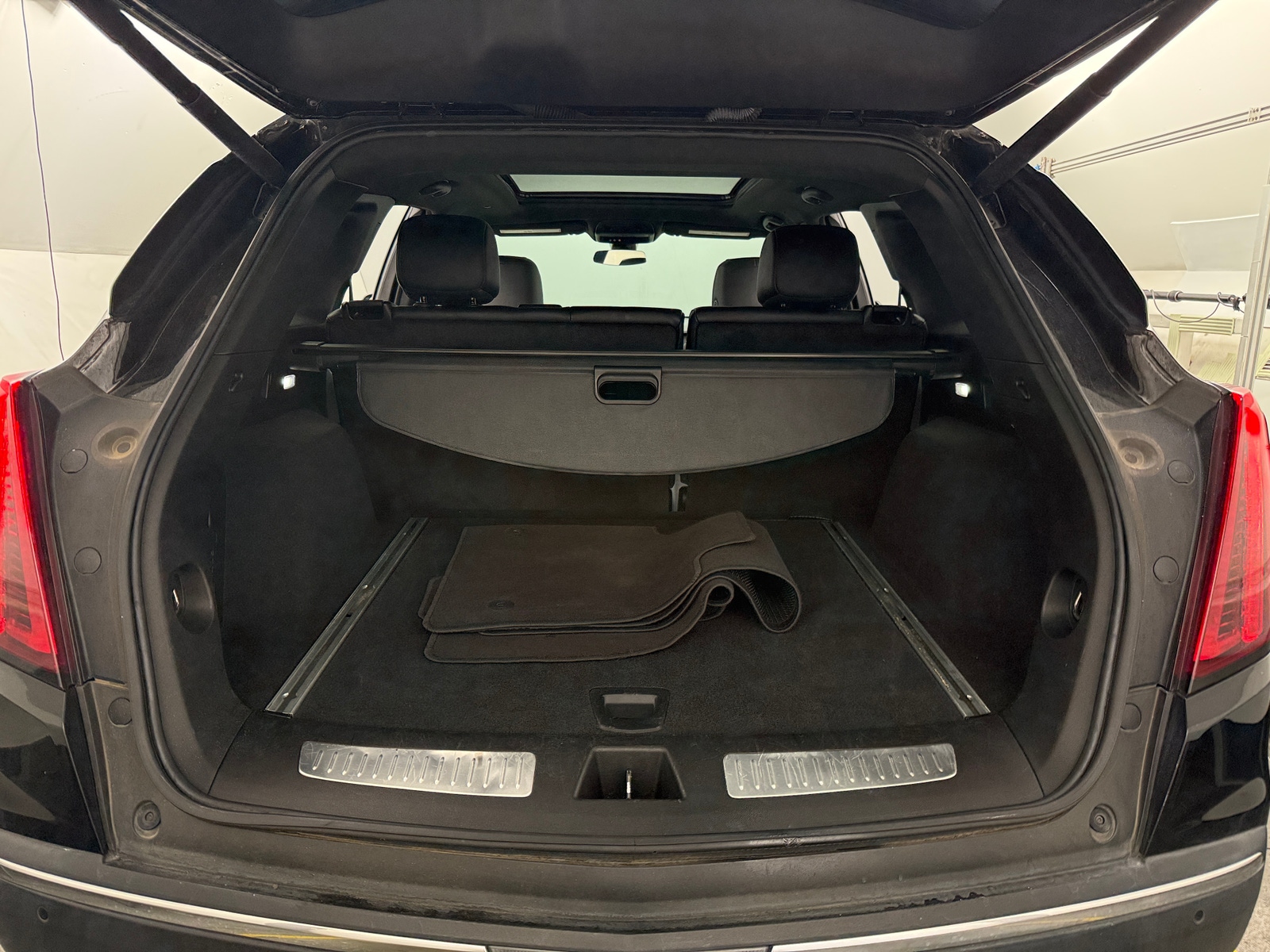 Thumbnail: 2023 Cadillac XT5 - 6