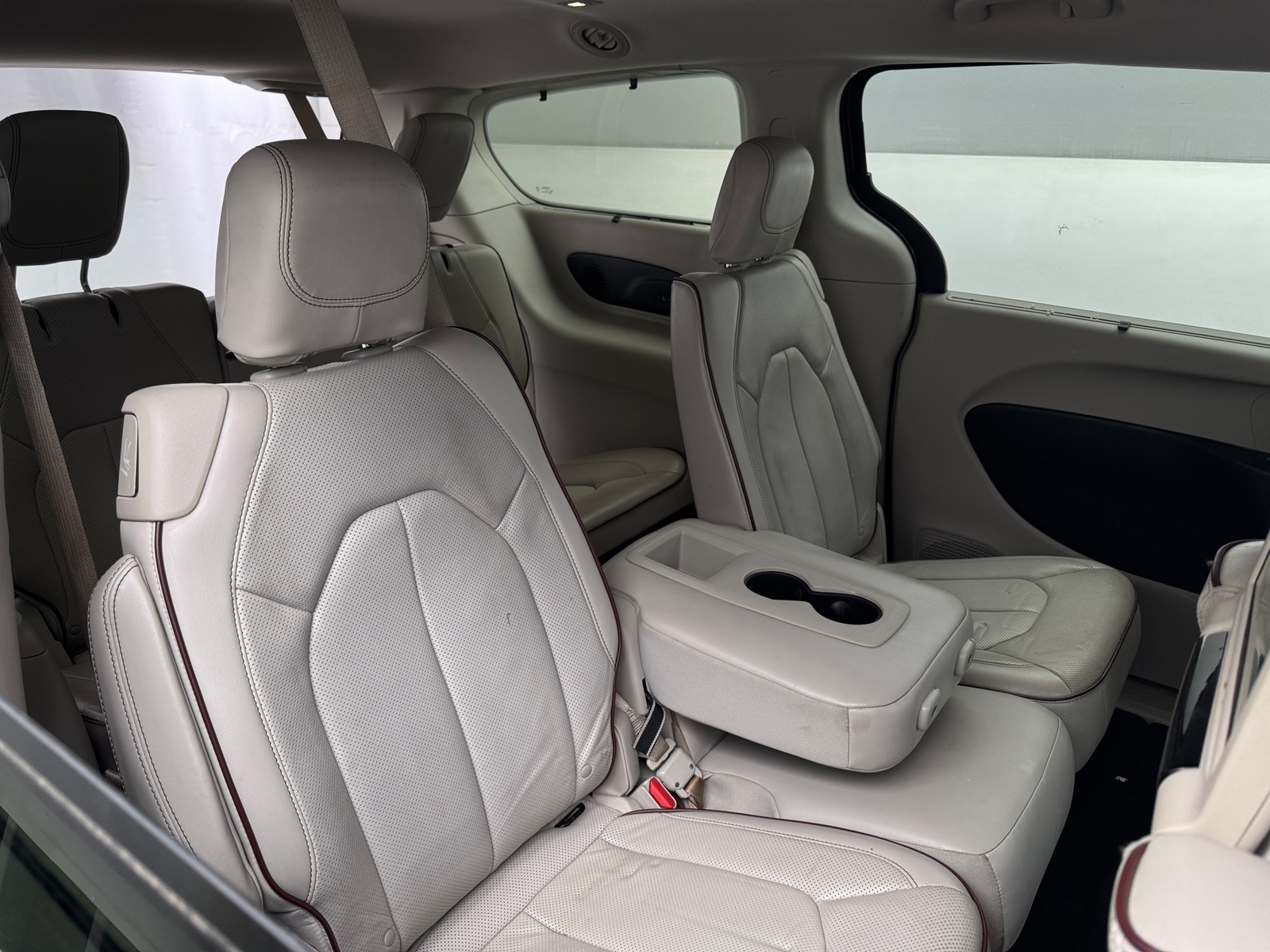 Thumbnail: 2018 Chrysler Pacifica - 5