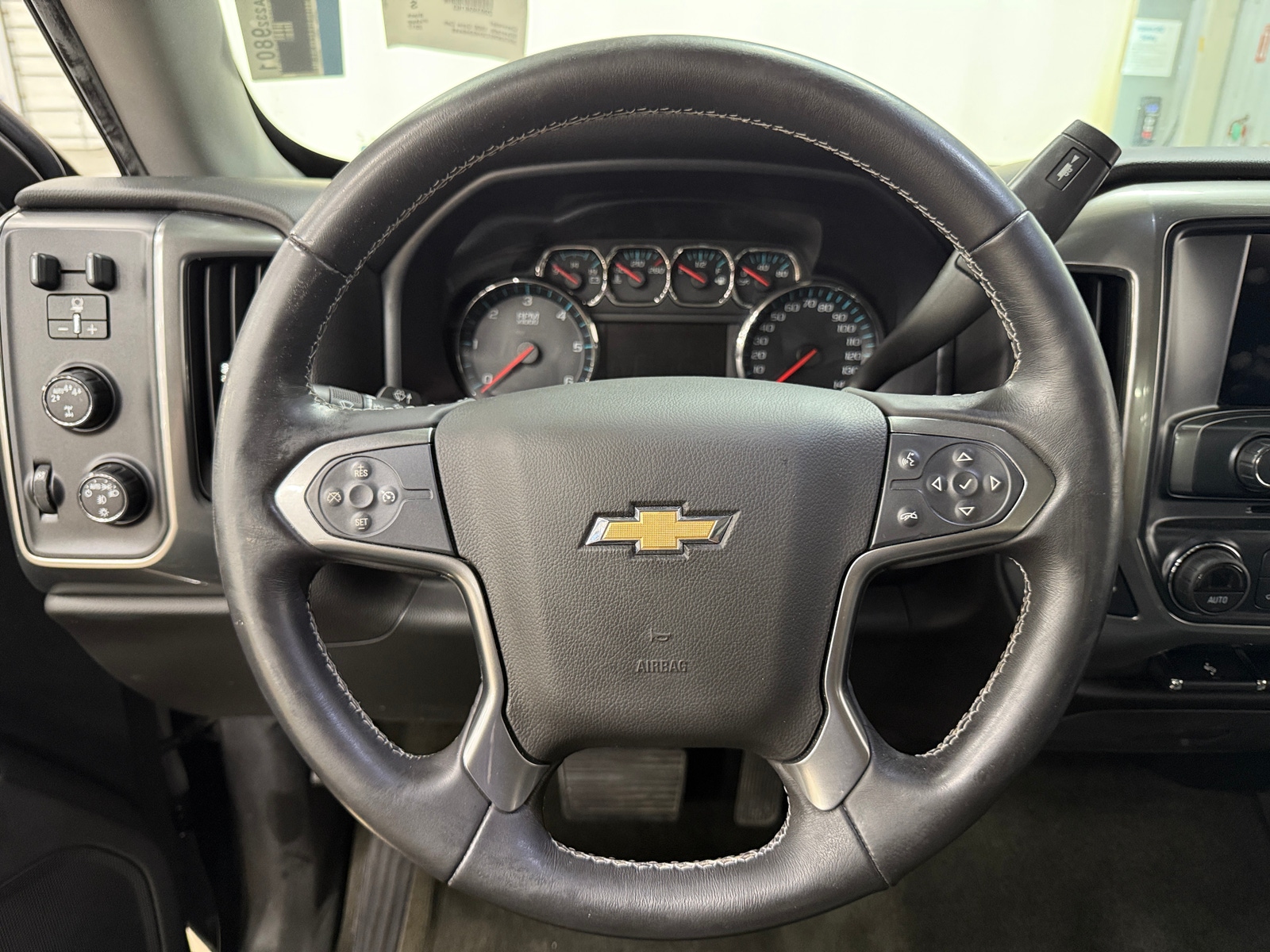 Thumbnail: 2017 Chevrolet Silverado 1500 - 5