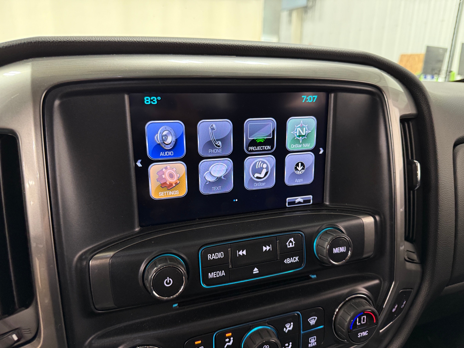 Thumbnail: 2017 Chevrolet Silverado 1500 - 4