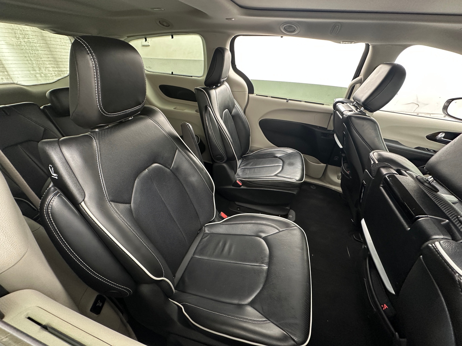 Thumbnail: 2022 Chrysler Pacifica - 5