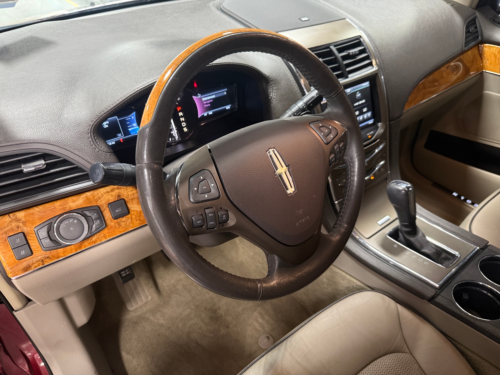 Thumbnail: 2015 Lincoln MKX - 2