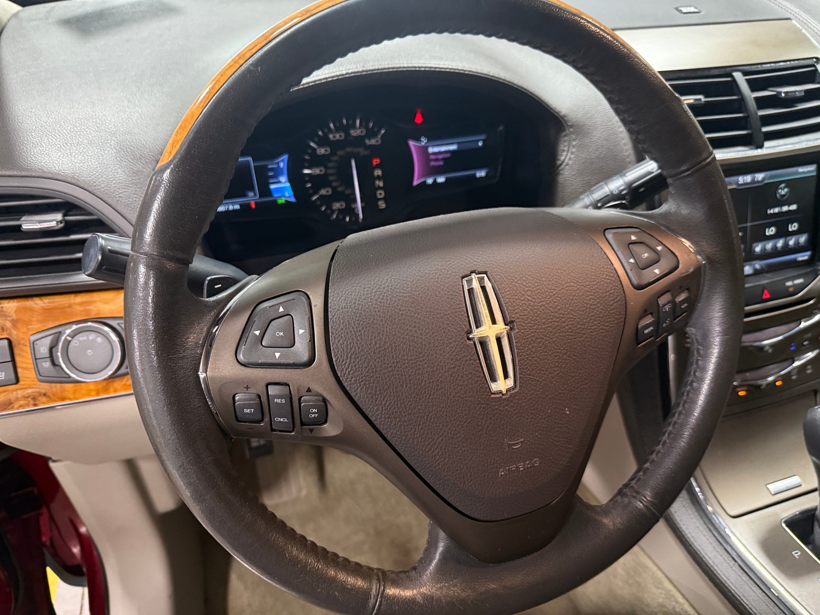 Thumbnail: 2015 Lincoln MKX - 4