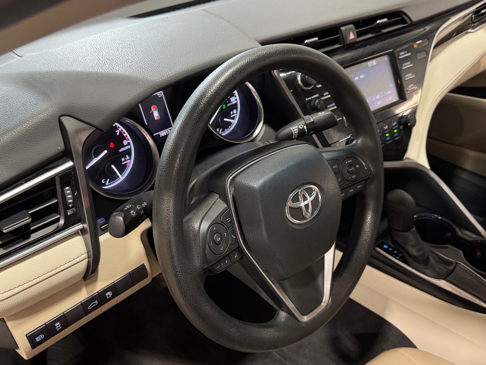 Thumbnail: 2018 Toyota Camry - 3