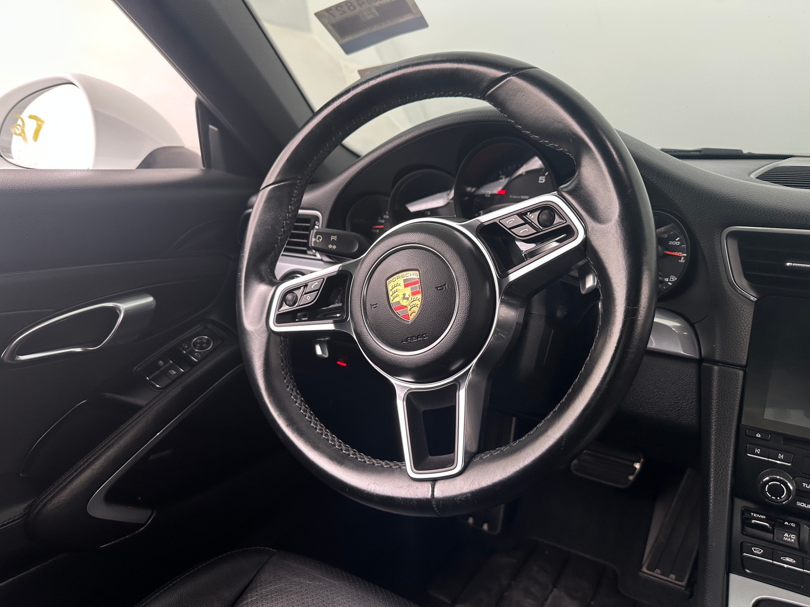 Thumbnail: 2017 Porsche 911 - 3