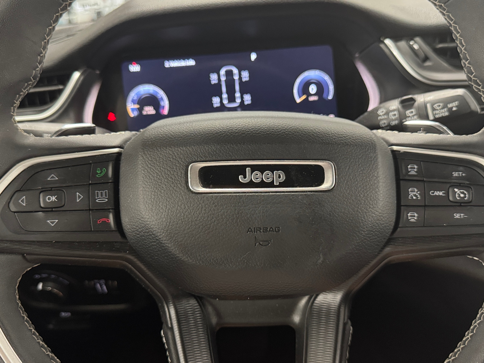 Thumbnail: 2023 Jeep Grand Cherokee L - 5