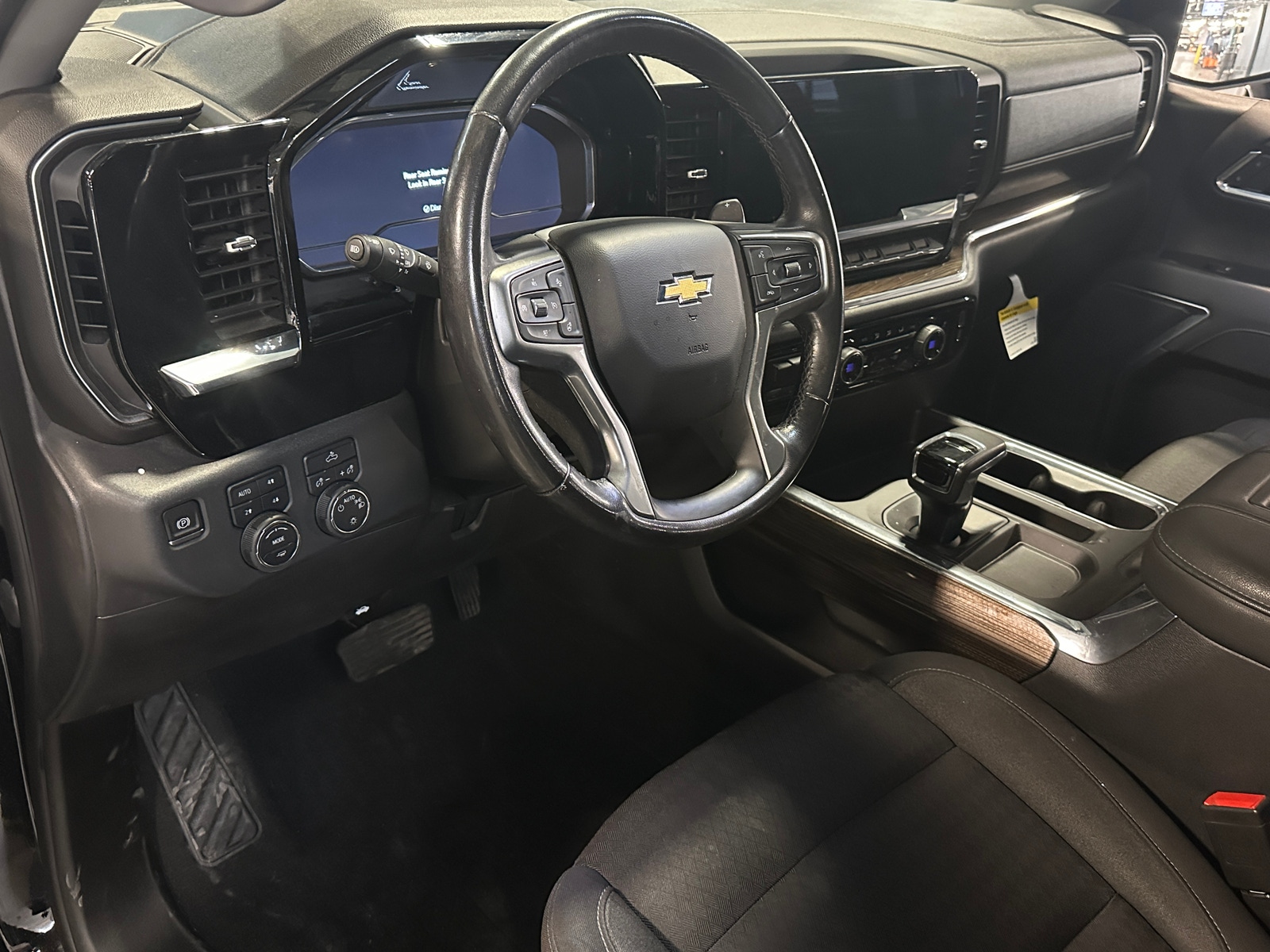 Thumbnail: 2022 Chevrolet Silverado 1500 - 3
