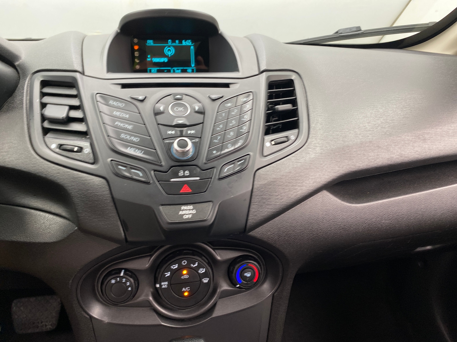 Thumbnail: 2017 Ford Fiesta - 4