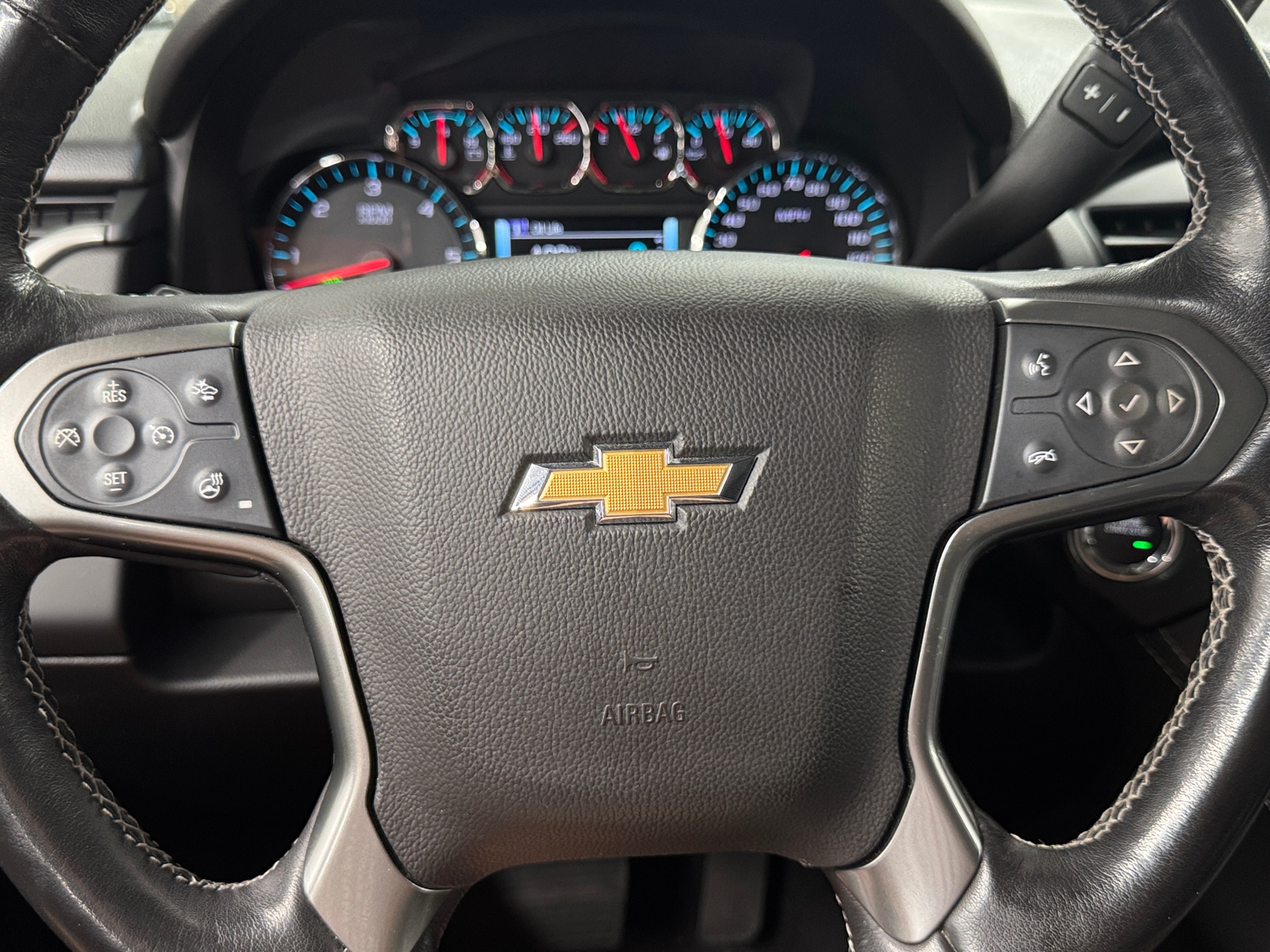 Thumbnail: 2019 Chevrolet Suburban - 4