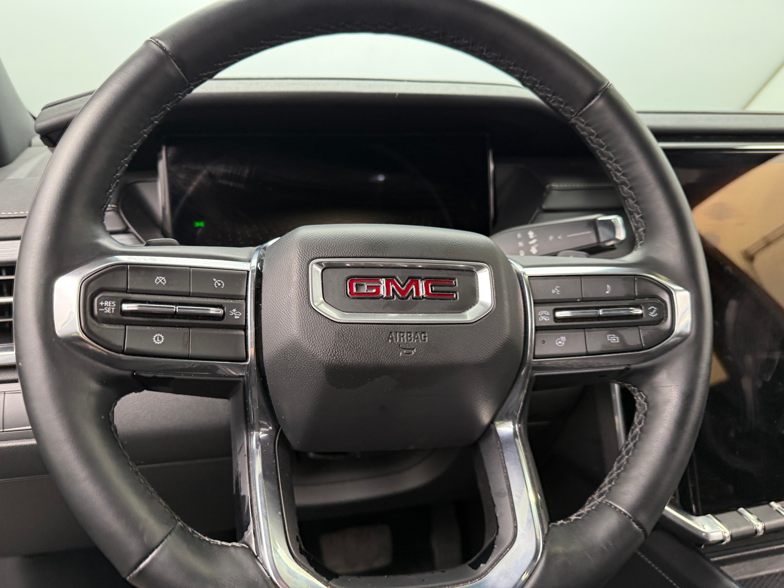 Thumbnail: 2025 GMC Acadia - 5