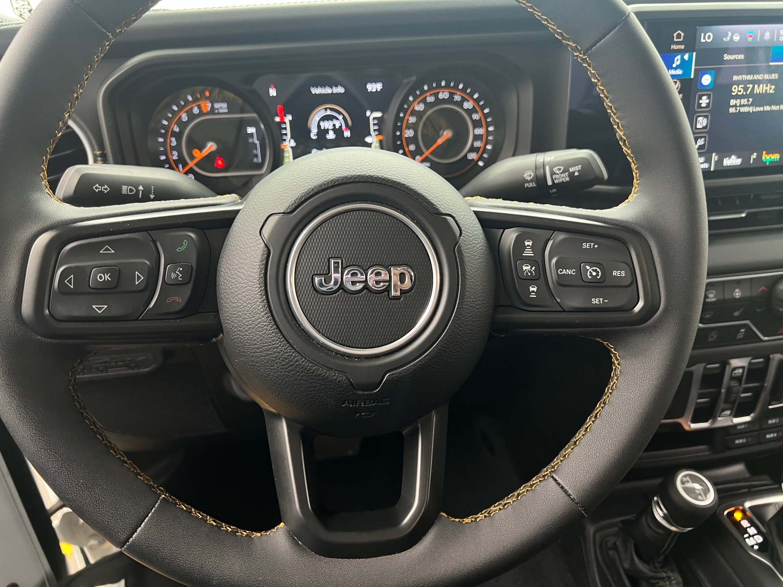 Thumbnail: 2024 Jeep Gladiator - 5