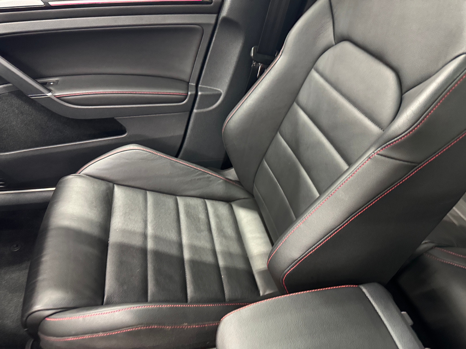 Thumbnail: 2016 Volkswagen Golf - 2