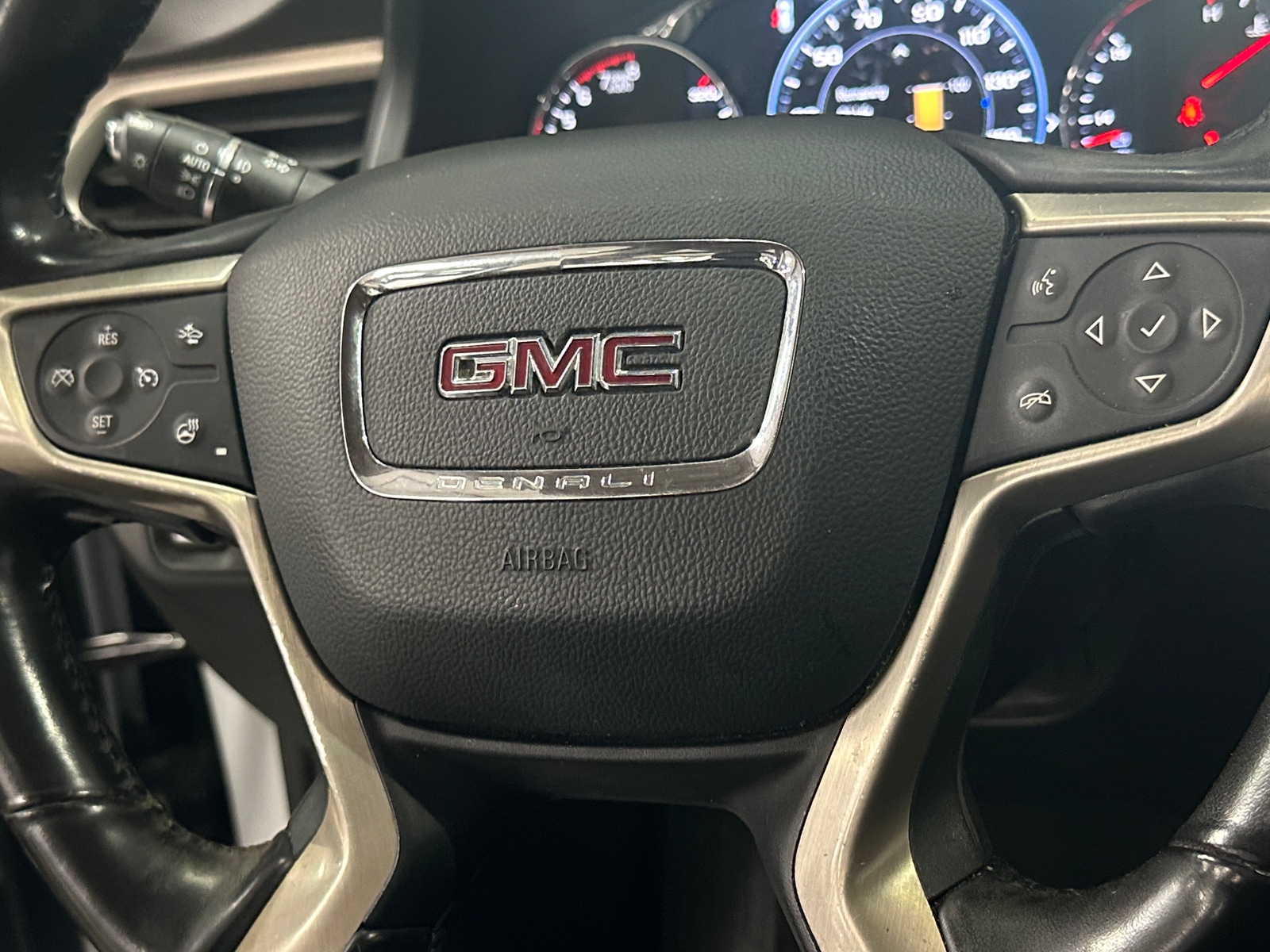 Thumbnail: 2022 GMC Acadia - 4