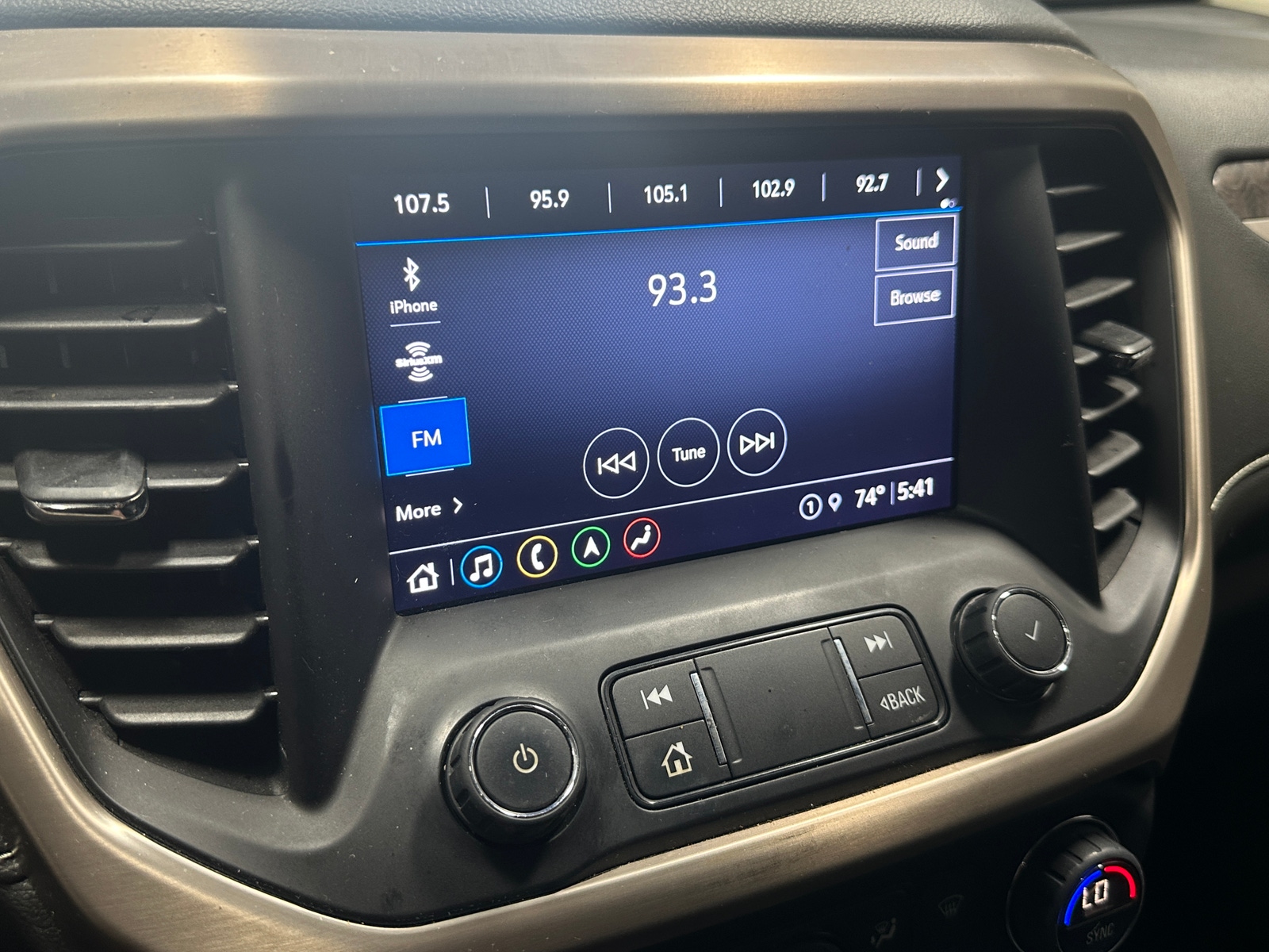 Thumbnail: 2022 GMC Acadia - 3