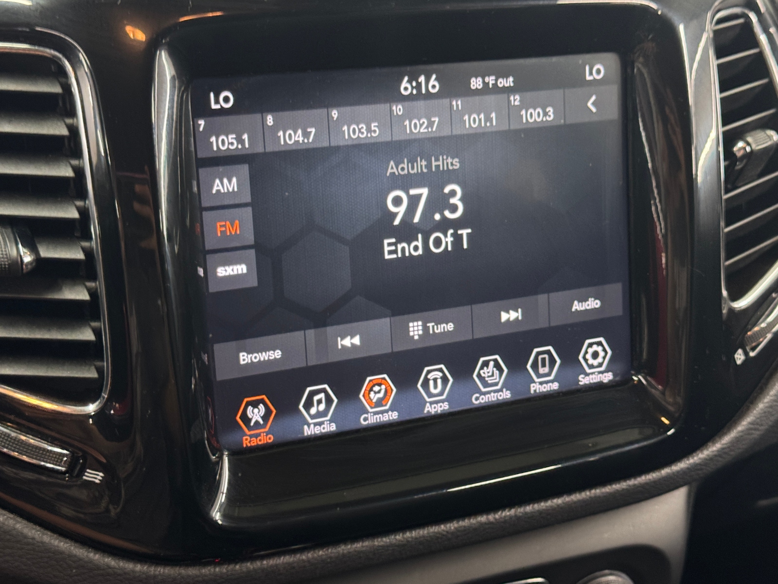 Thumbnail: 2020 Jeep Compass - 3