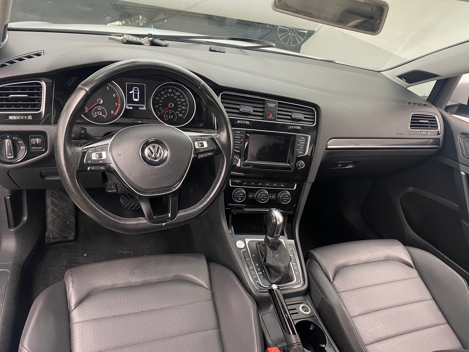 Thumbnail: 2015 Volkswagen Golf - 2