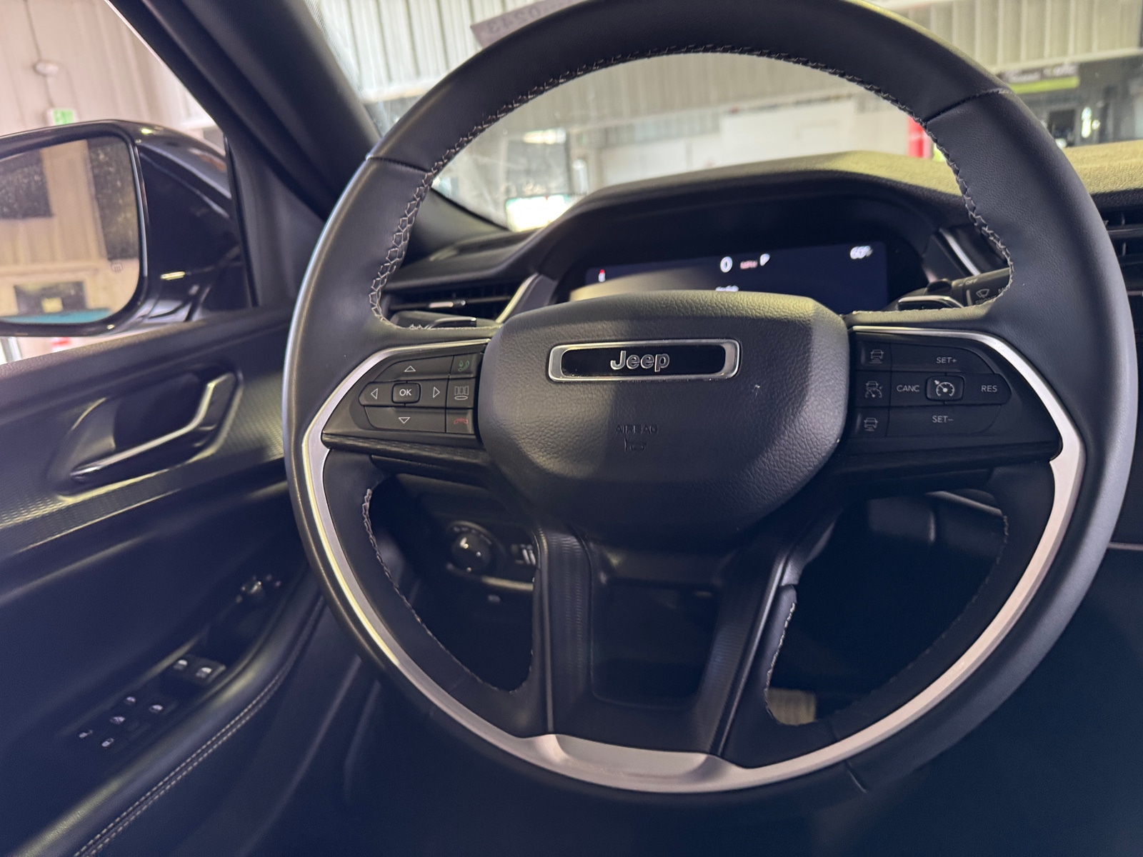 Thumbnail: 2024 Jeep Grand Cherokee - 4