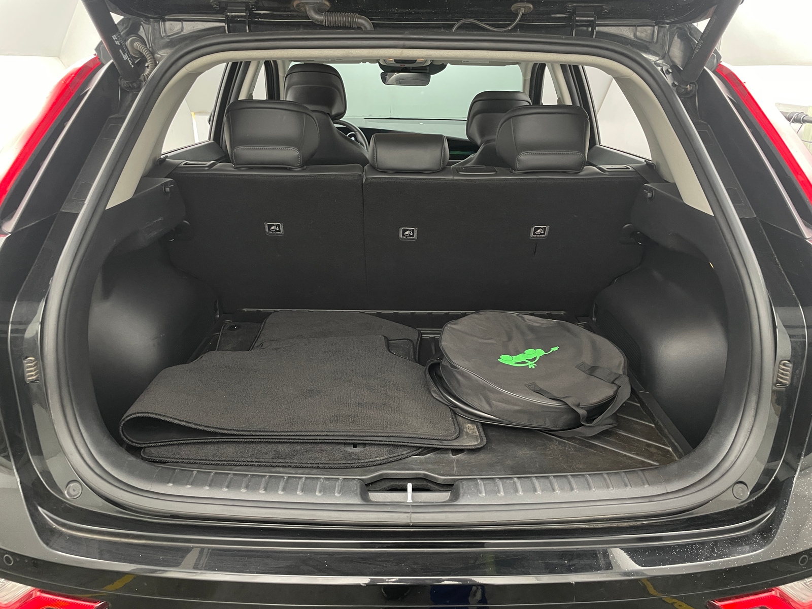 Thumbnail: 2023 Kia Niro - 7
