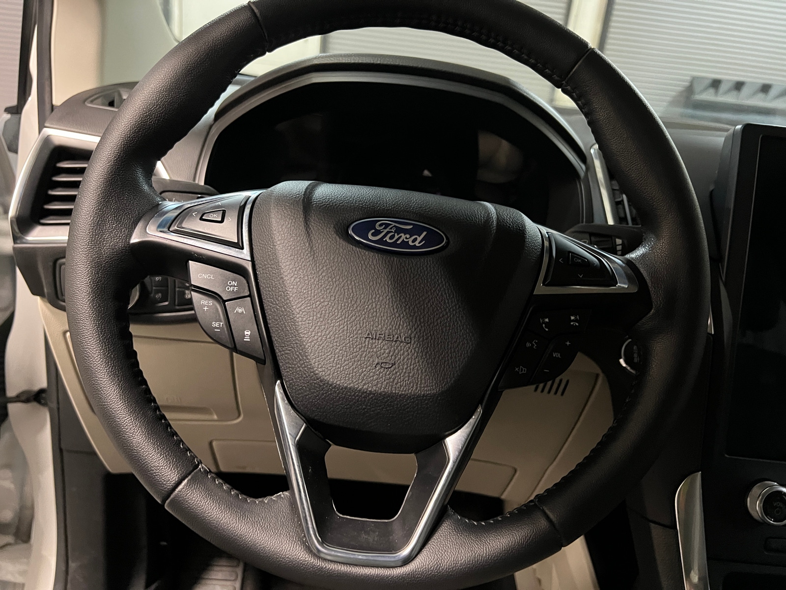 Thumbnail: 2022 Ford Edge - 4