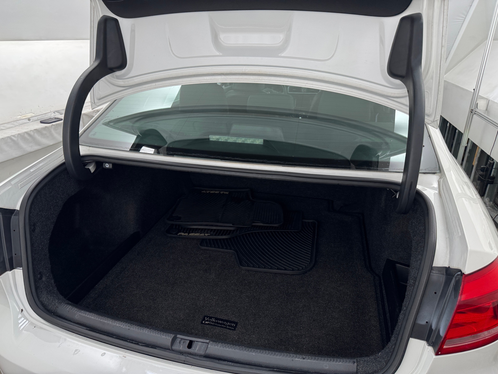 Thumbnail: 2014 Volkswagen Passat - 6