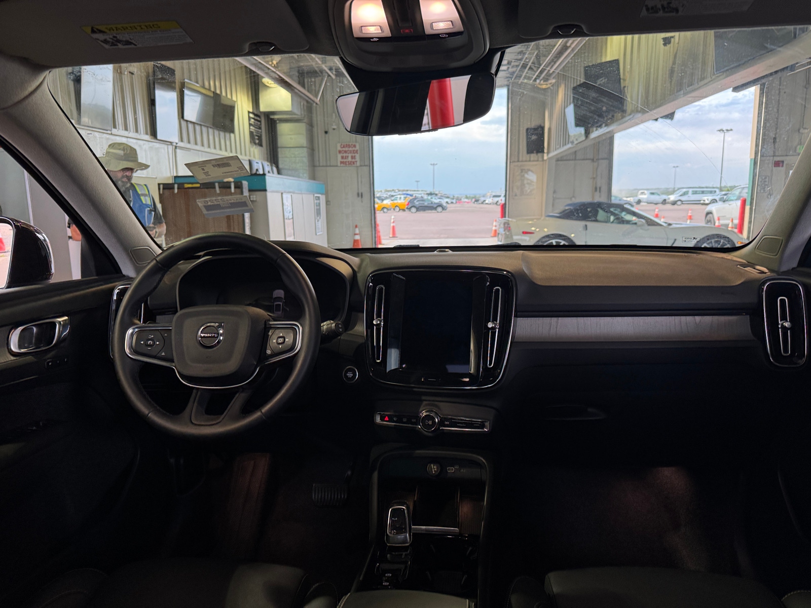 Thumbnail: 2025 Volvo XC40 - 2
