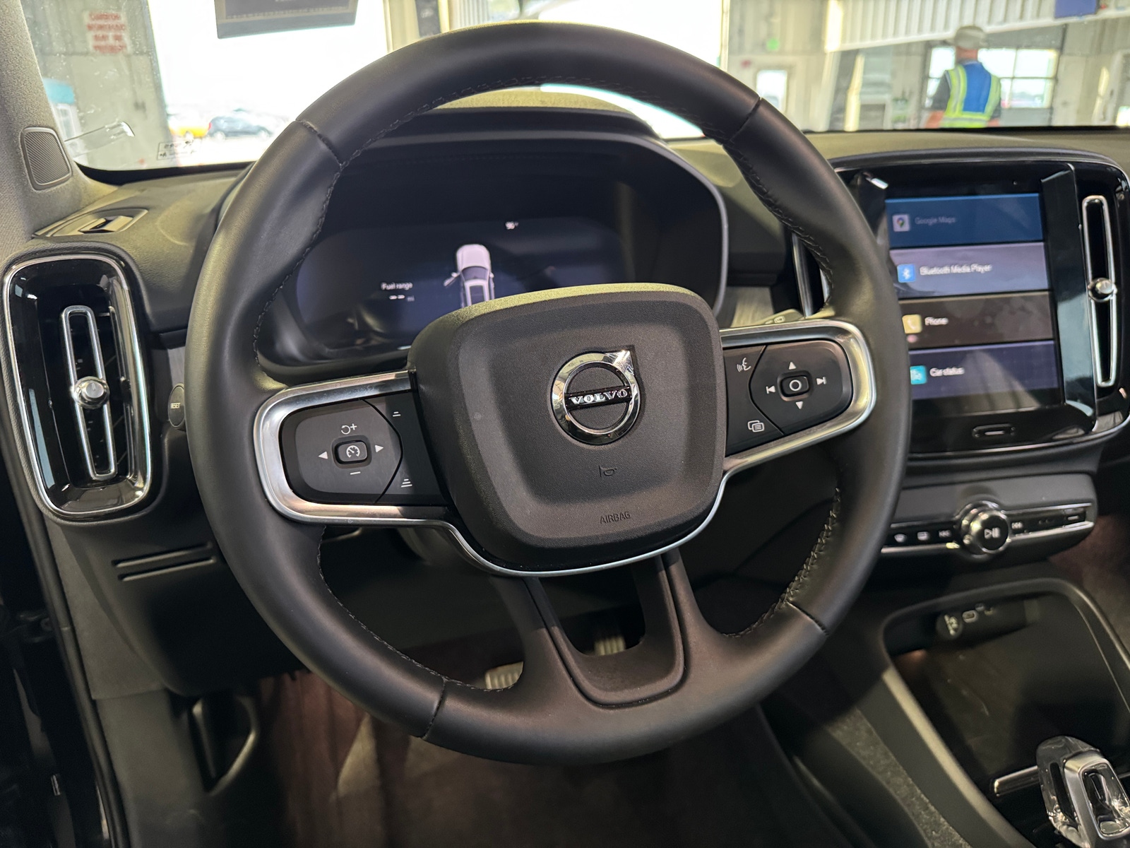 Thumbnail: 2025 Volvo XC40 - 4