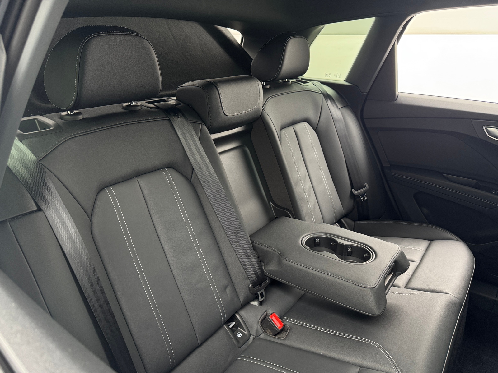 Thumbnail: 2023 Audi Q4 e-tron - 5