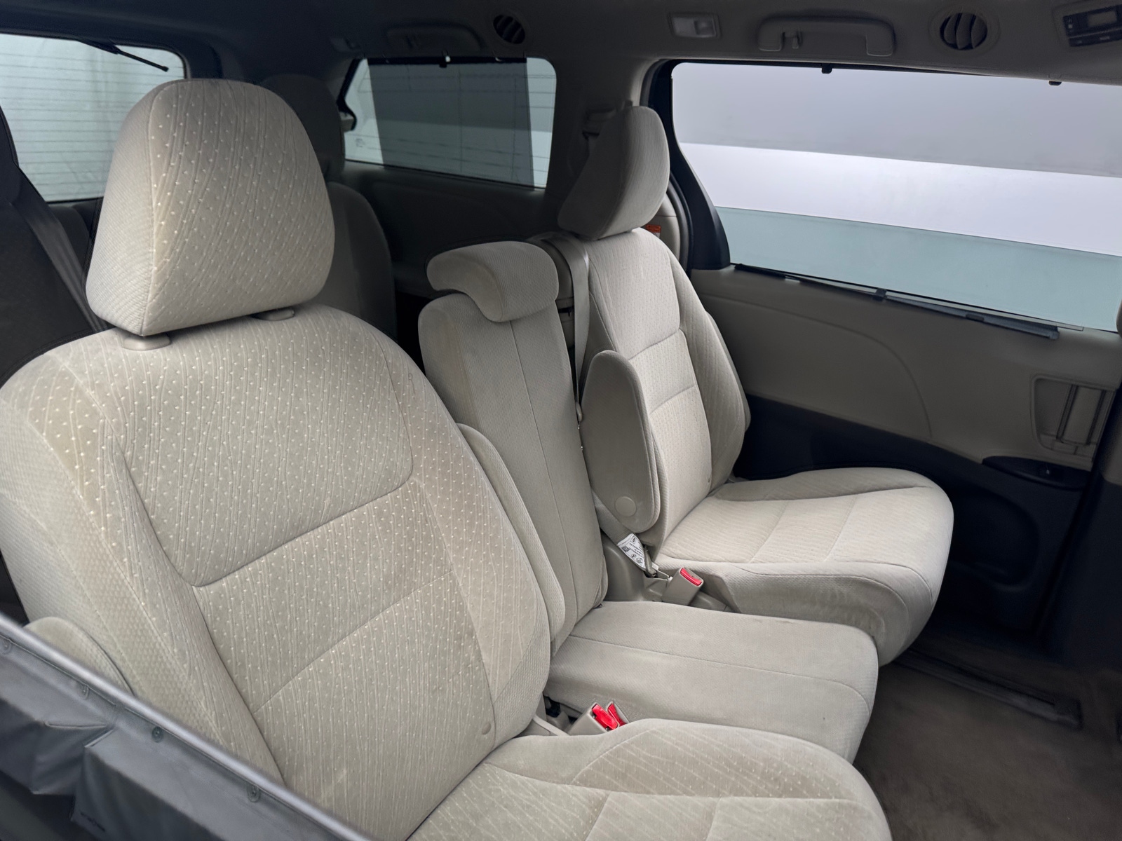 Thumbnail: 2018 Toyota Sienna - 6