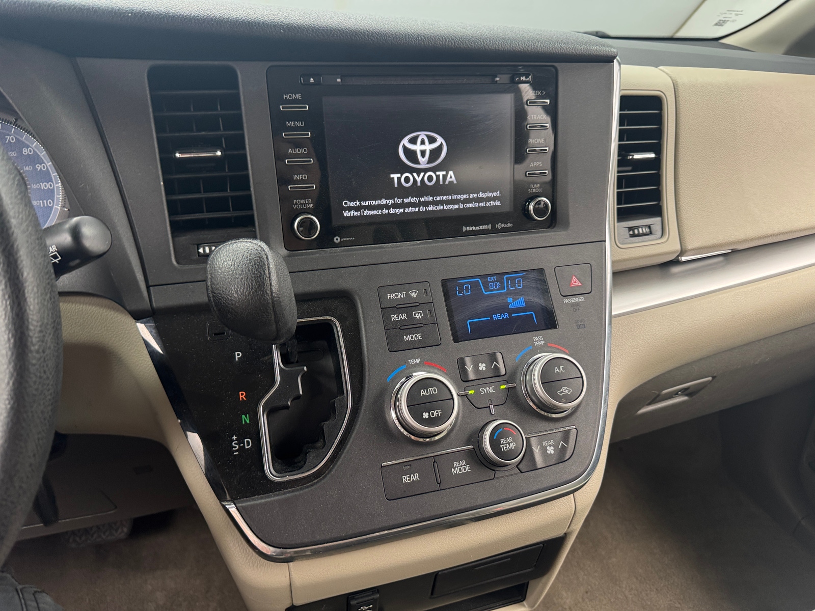 Thumbnail: 2018 Toyota Sienna - 4