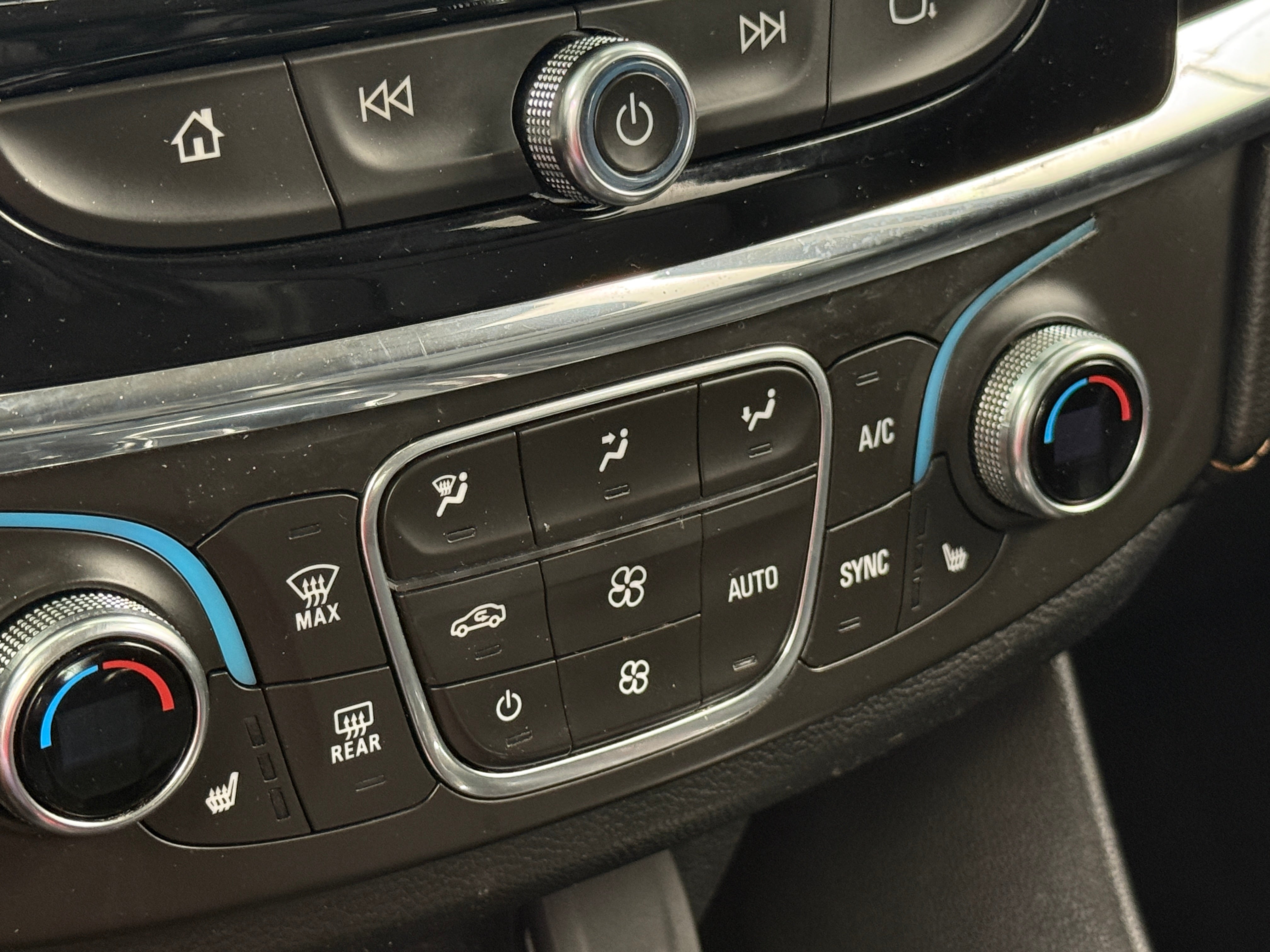 2019 Chevrolet Traverse 3LT - Photo 19