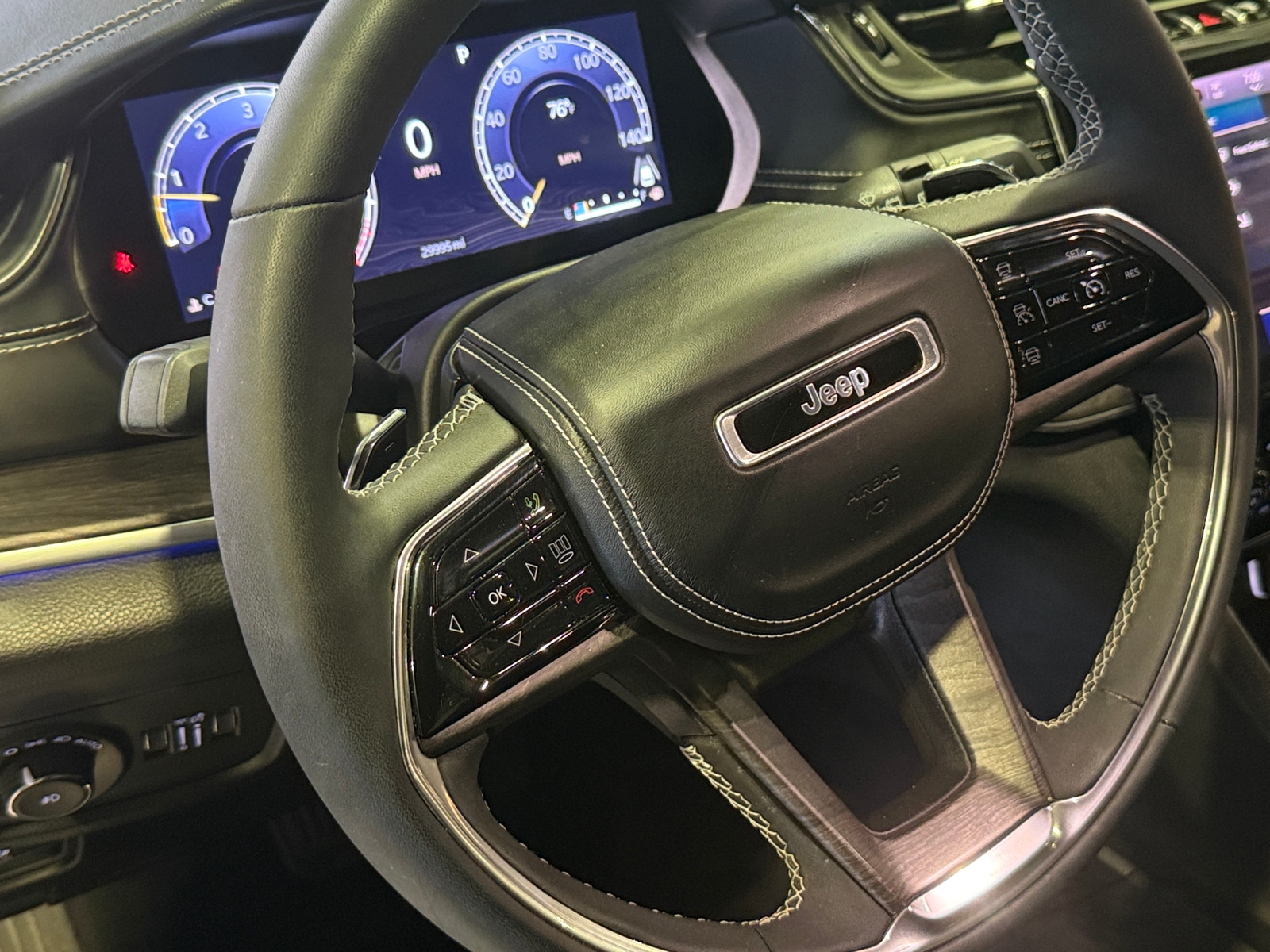 Thumbnail: 2023 Jeep Grand Cherokee L - 4