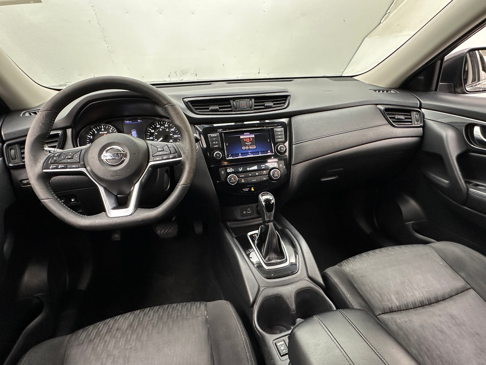 Thumbnail: 2018 Nissan Rogue - 3