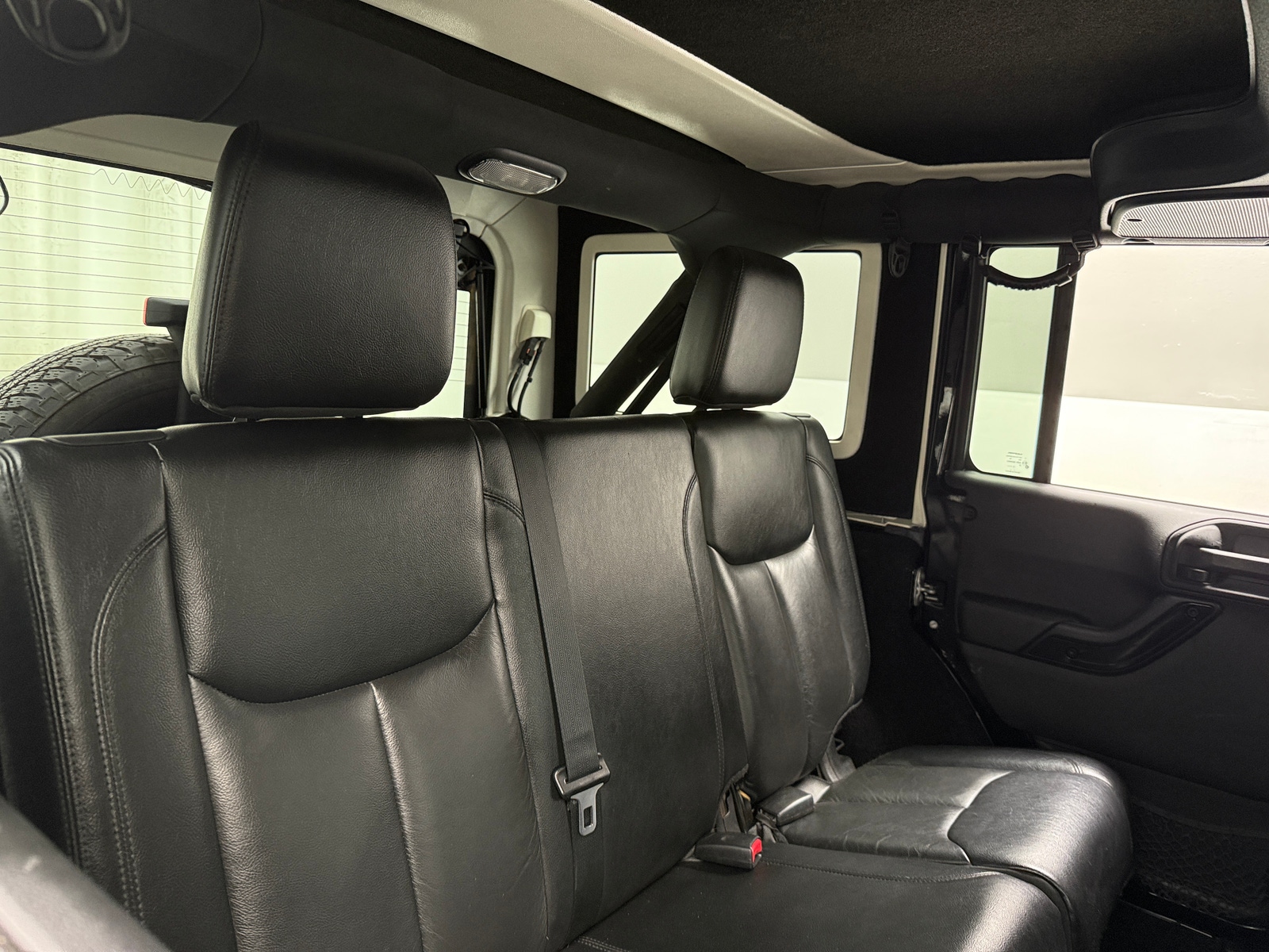Thumbnail: 2015 Jeep Wrangler - 5