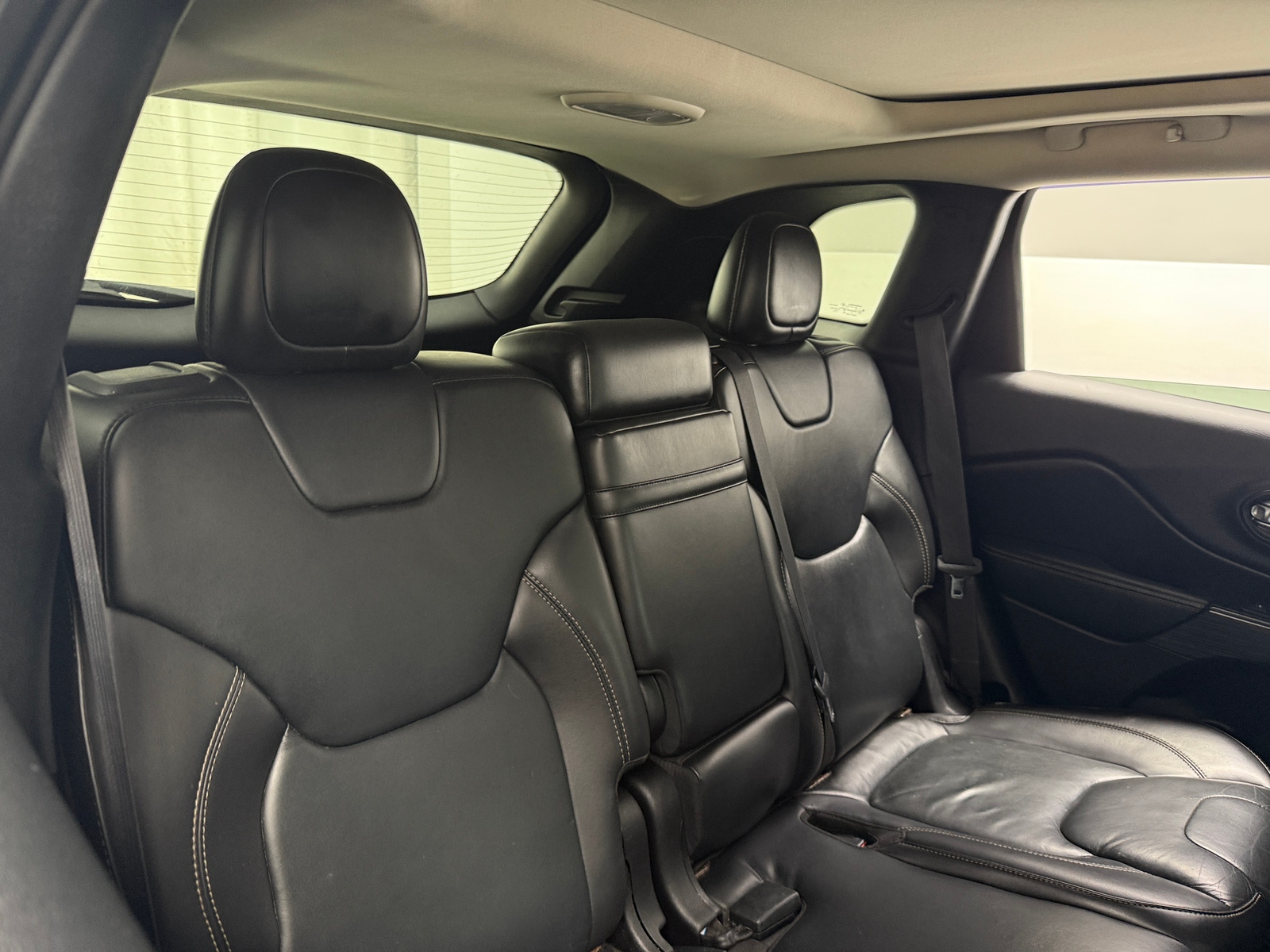 Thumbnail: 2016 Jeep Cherokee - 5