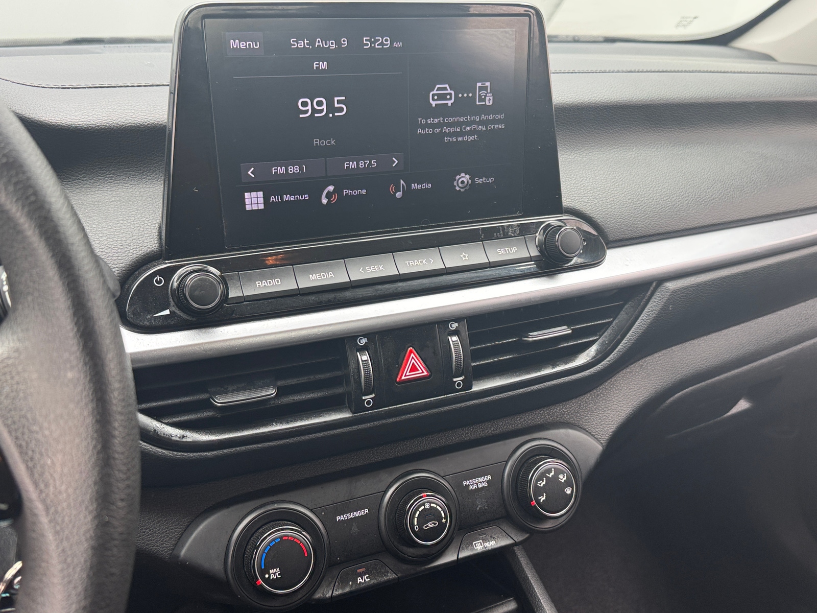 Thumbnail: 2023 Kia Forte - 4