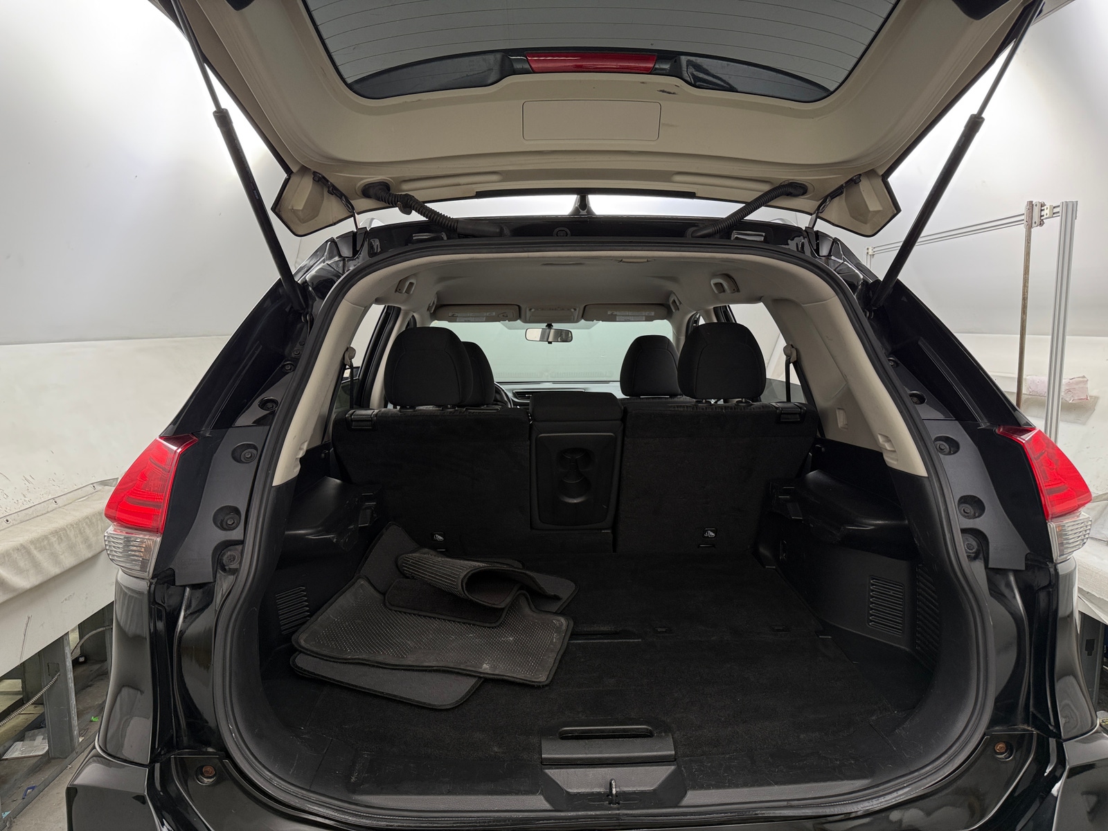 Thumbnail: 2017 Nissan Rogue - 7