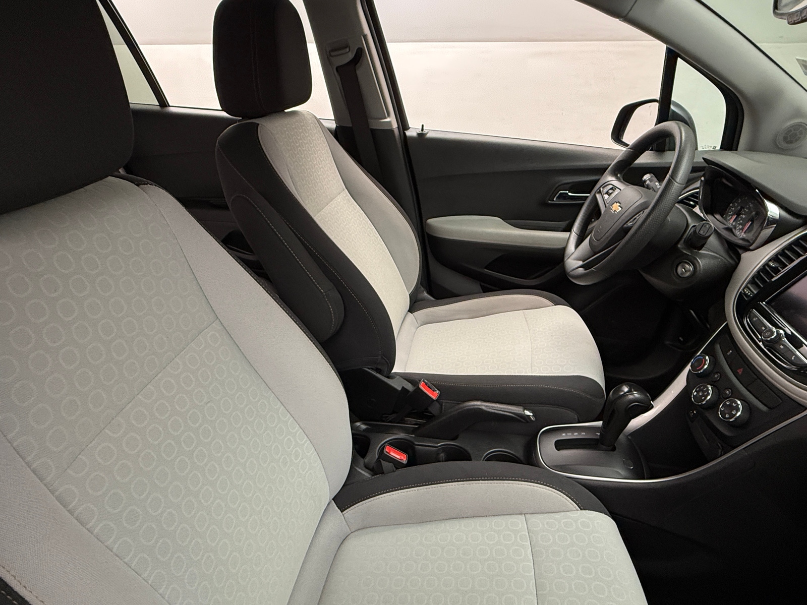 Thumbnail: 2020 Chevrolet Trax - 2