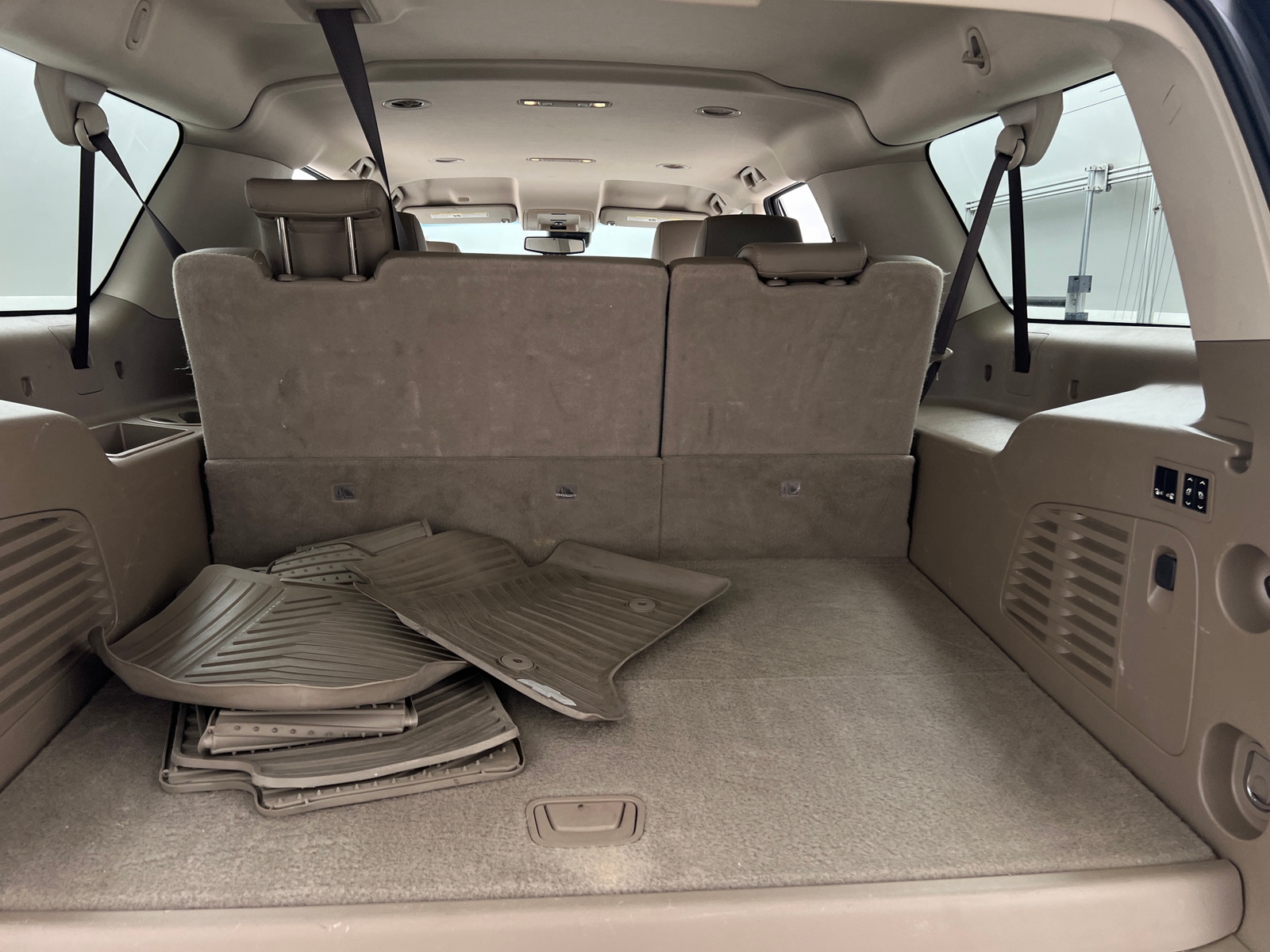Thumbnail: 2017 Chevrolet Suburban - 6
