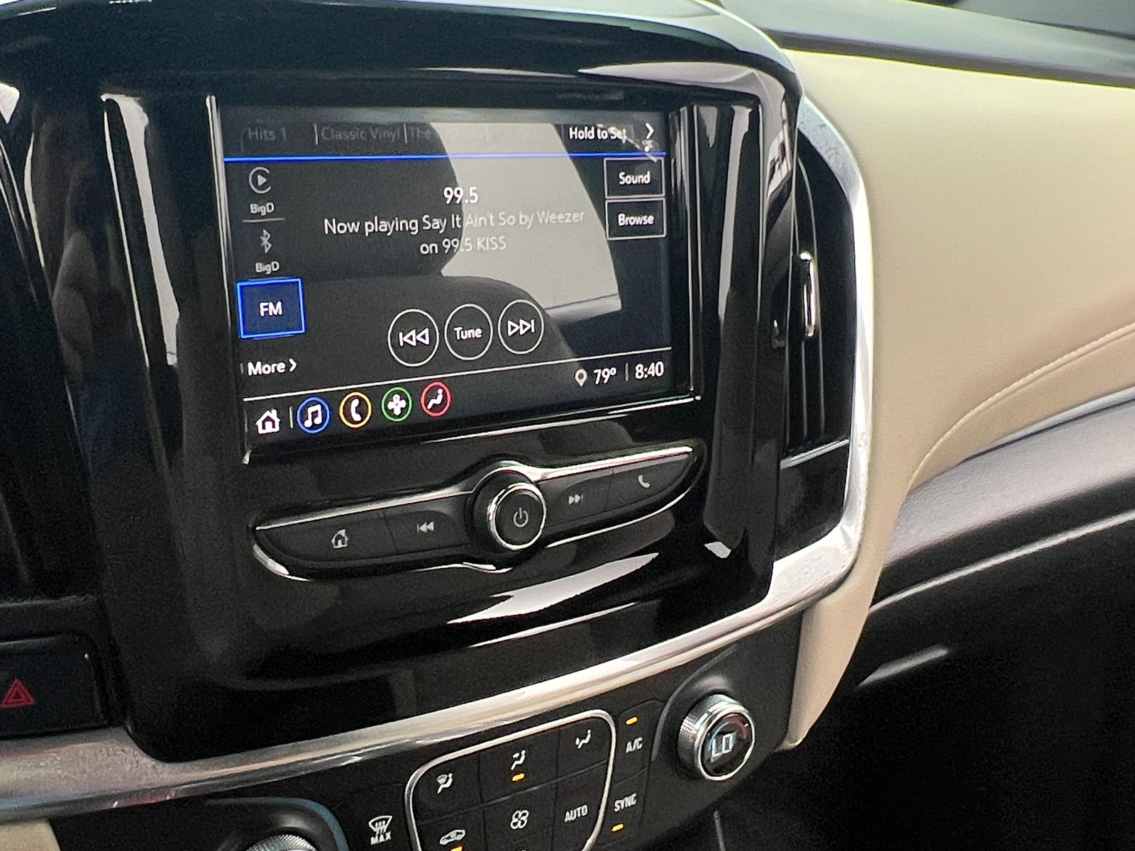 Thumbnail: 2022 Chevrolet Traverse - 4