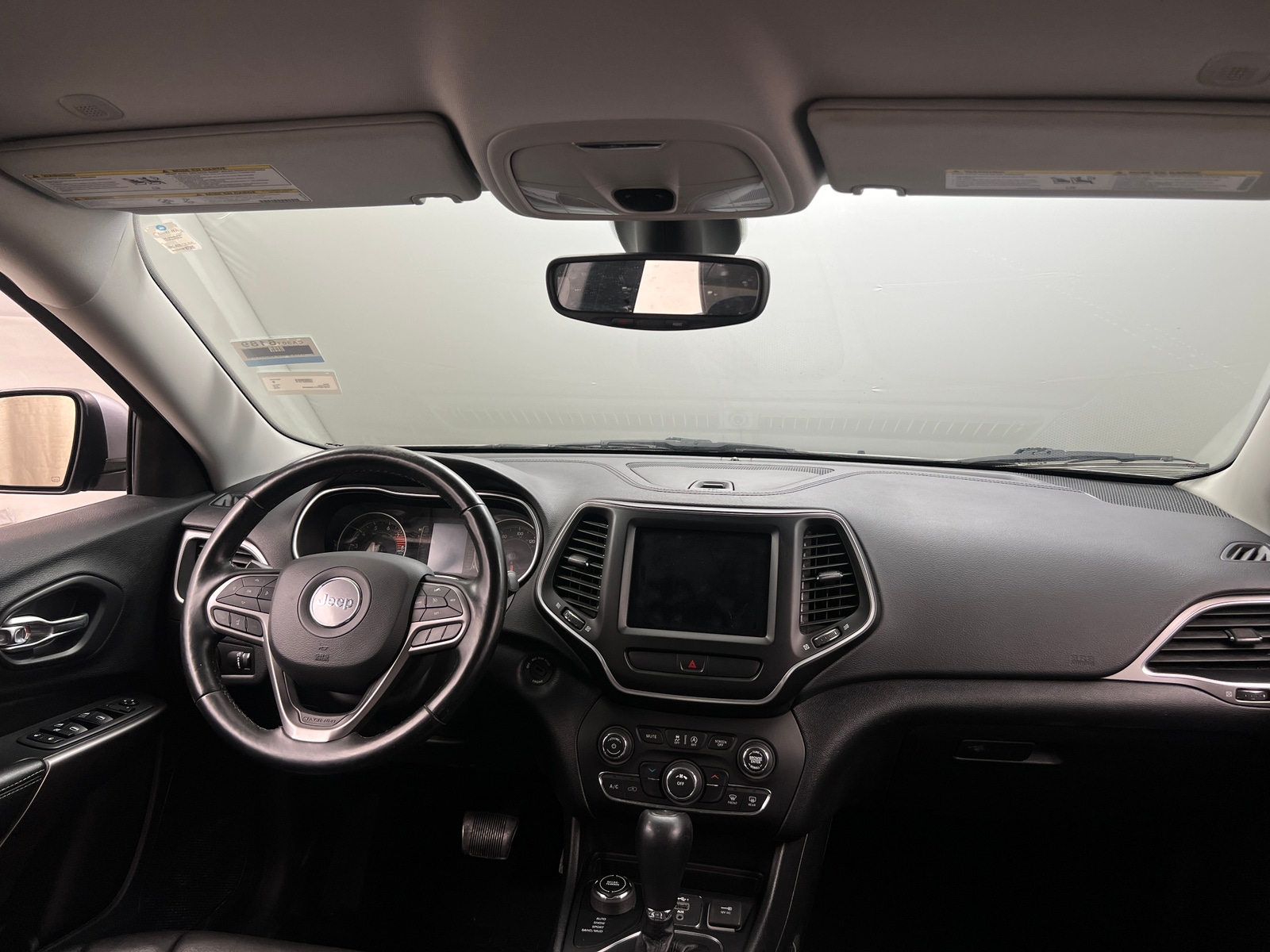 Thumbnail: 2020 Jeep Cherokee - 3
