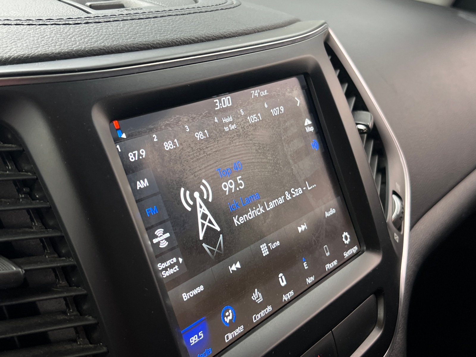 Thumbnail: 2020 Jeep Cherokee - 4