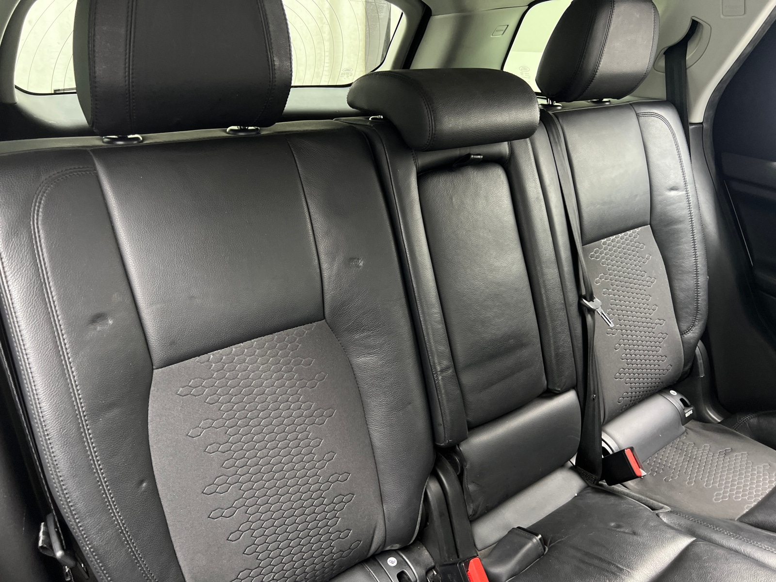 Thumbnail: 2017 Land Rover Discovery Sport - 6