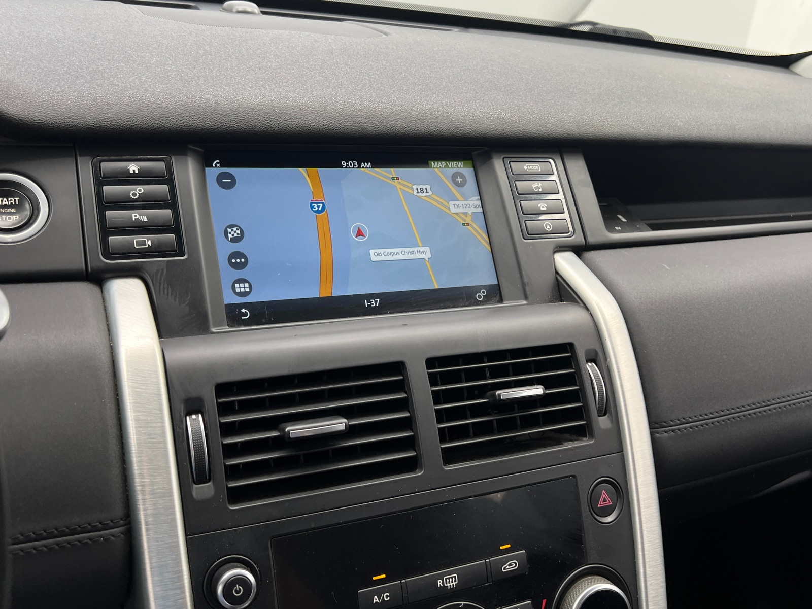 Thumbnail: 2017 Land Rover Discovery Sport - 4