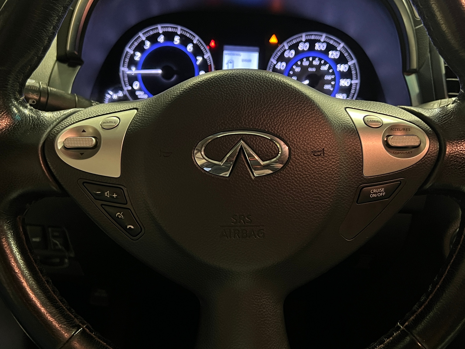 Thumbnail: 2017 INFINITI QX70 - 4