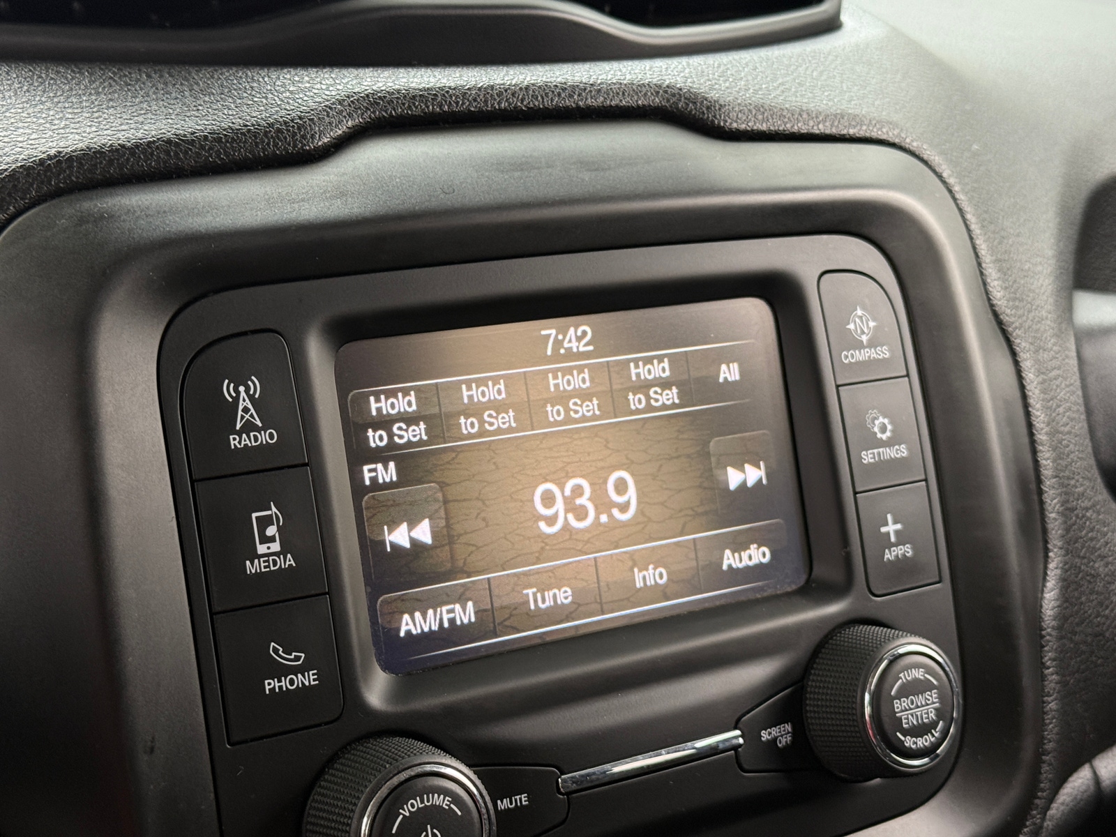 Thumbnail: 2018 Jeep Renegade - 4