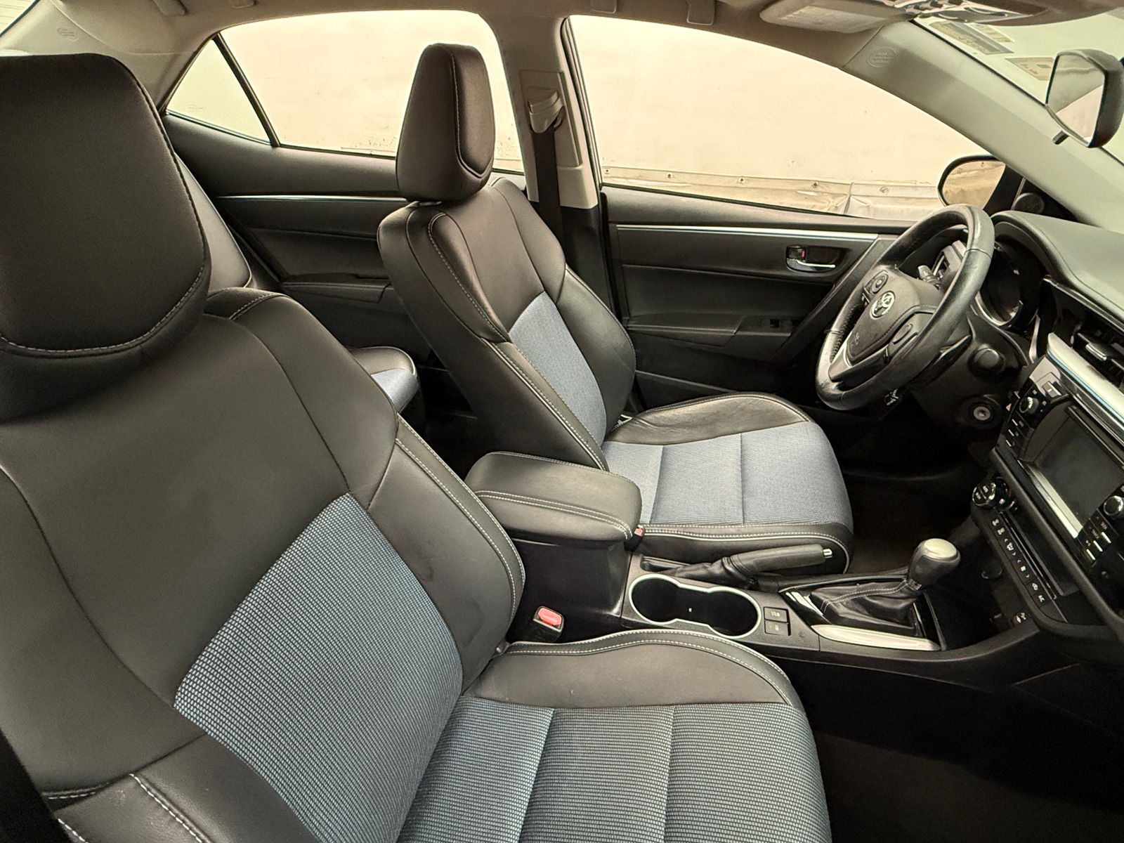 Thumbnail: 2015 Toyota Corolla - 2