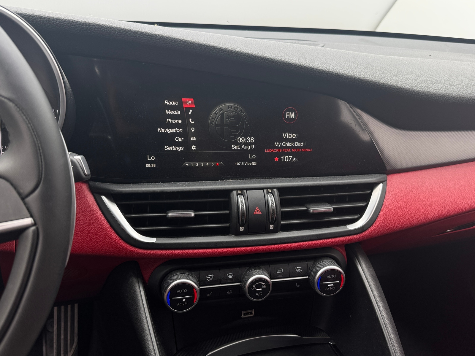 Thumbnail: 2019 Alfa Romeo Giulia - 3